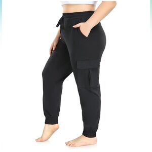 NEW Women's Plus Size Cargo Sweatpants/Joggers